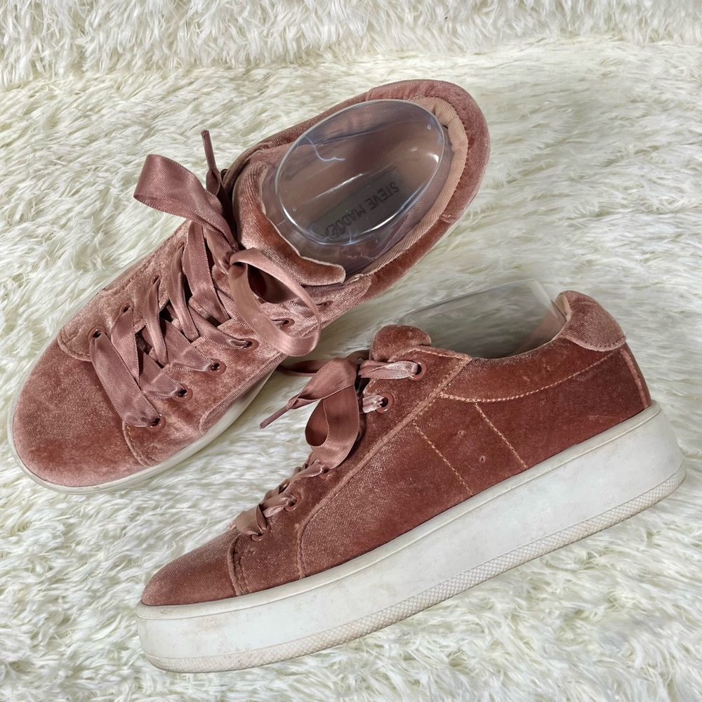 STEVE MADDEN Bertie Pink Blush Ribbon Lace Up Velvet Velour Sneakers Shoes 9.5
